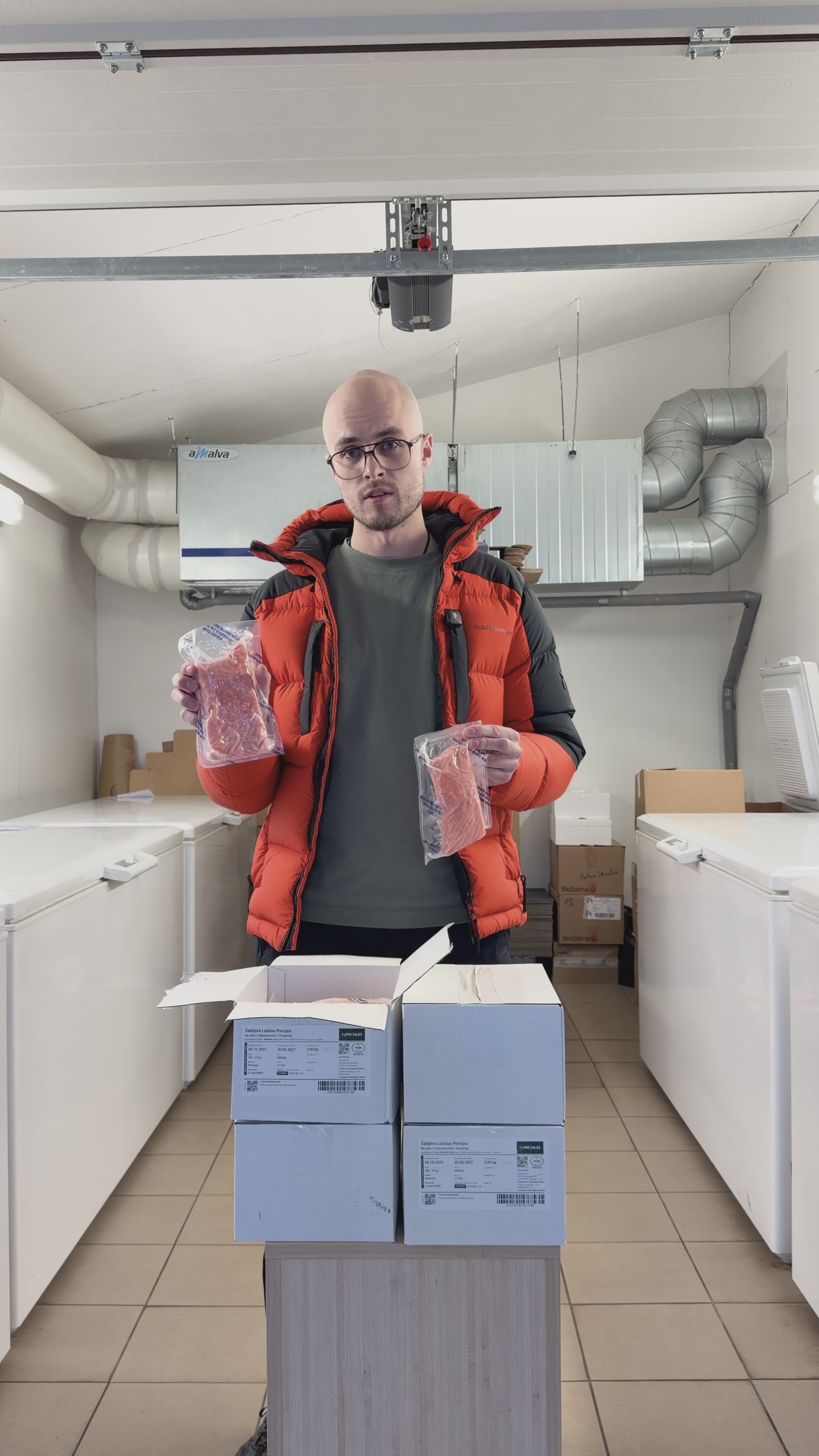 Load video: Atlantic salmon fillet without skin, 195-210g
