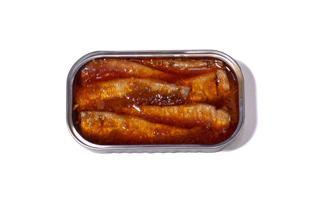 Small sardines in tomato sauce